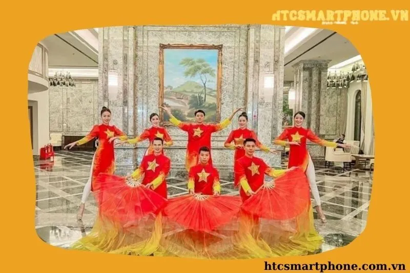 Trang phục biểu diễn Hường Phượng